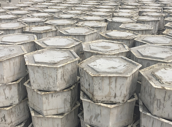 預(yù)制空心護坡模具