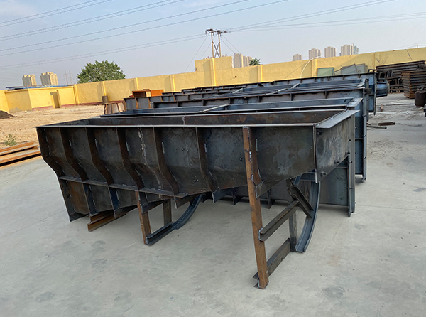 中央隔離墩模具