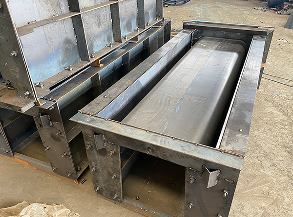 預制泄洪渠模具