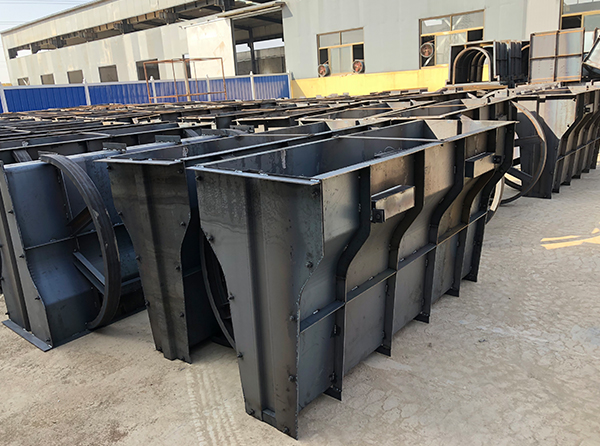 道路隔離墩鋼模具