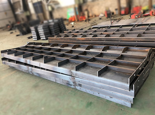 中央分隔帶模具