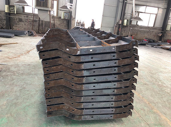 道路護(hù)欄鋼模具