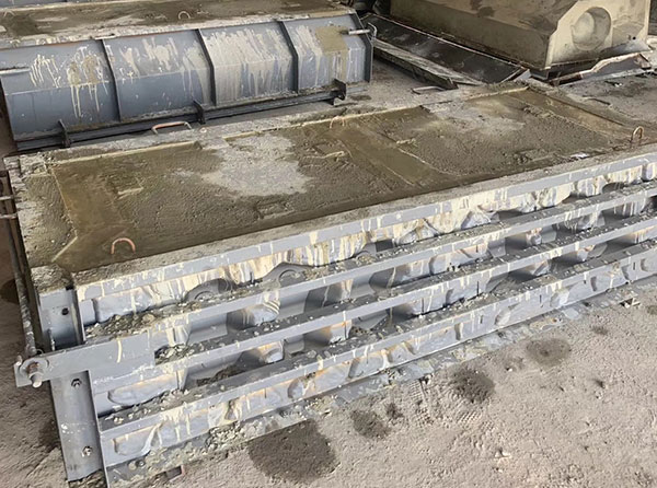 階梯護(hù)坡鋼模具