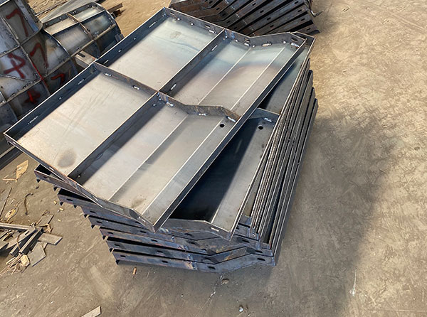 混凝土防撞墻模板