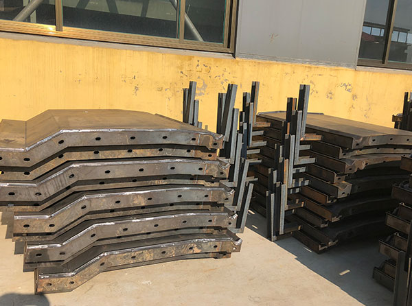 水泥防撞護(hù)欄模具