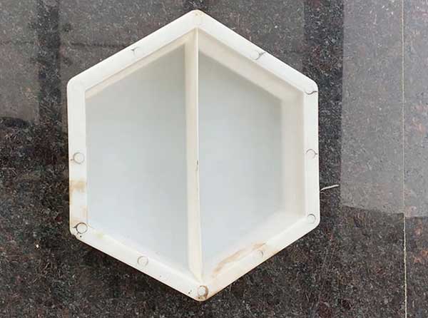 空心磚護(hù)坡模具