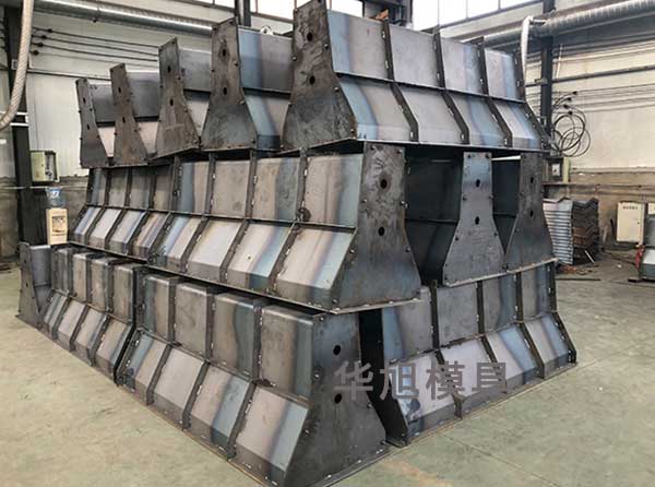 中央隔離帶模具