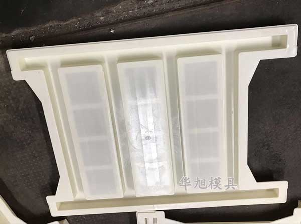 高鐵路基護欄模具